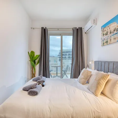 Stylish One Bedroom Penthouse With 2 Sun Terraces Bfra1-3 * Gzira