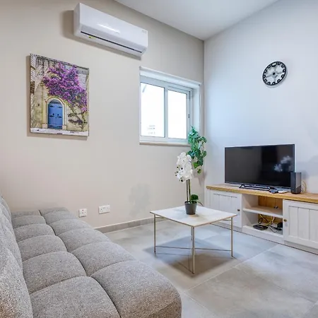 Stylish One Bedroom Penthouse With 2 Sun Terraces Bfra1-3 *
