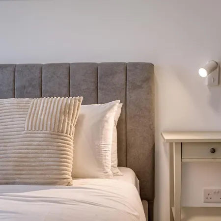 Daire Stylish One Bedroom Penthouse With 2 Sun Terraces Bfra1-3 *