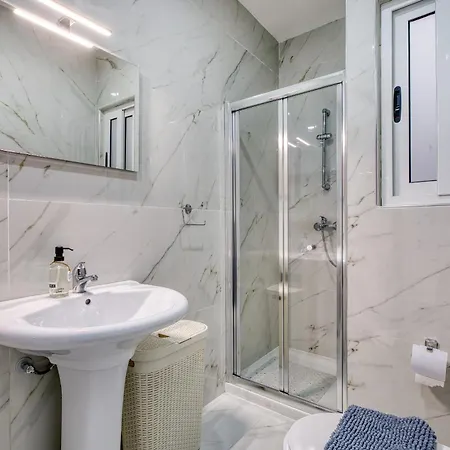 Daire Stylish One Bedroom Penthouse With 2 Sun Terraces Bfra1-3