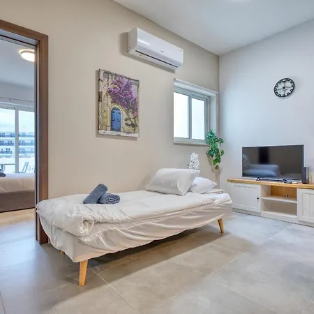 Stylish One Bedroom Penthouse With 2 Sun Terraces Bfra1-3 *