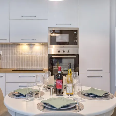 Stylish One Bedroom Penthouse With 2 Sun Terraces Bfra1-3 Daire